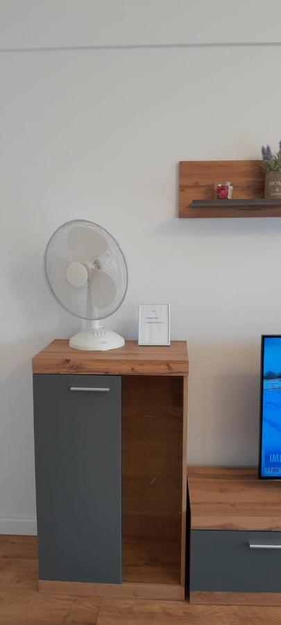 Coresi, 2 Camere, Sleeps 6 Large Private Garden Apartment Pets Welcome Brasov Ngoại thất bức ảnh