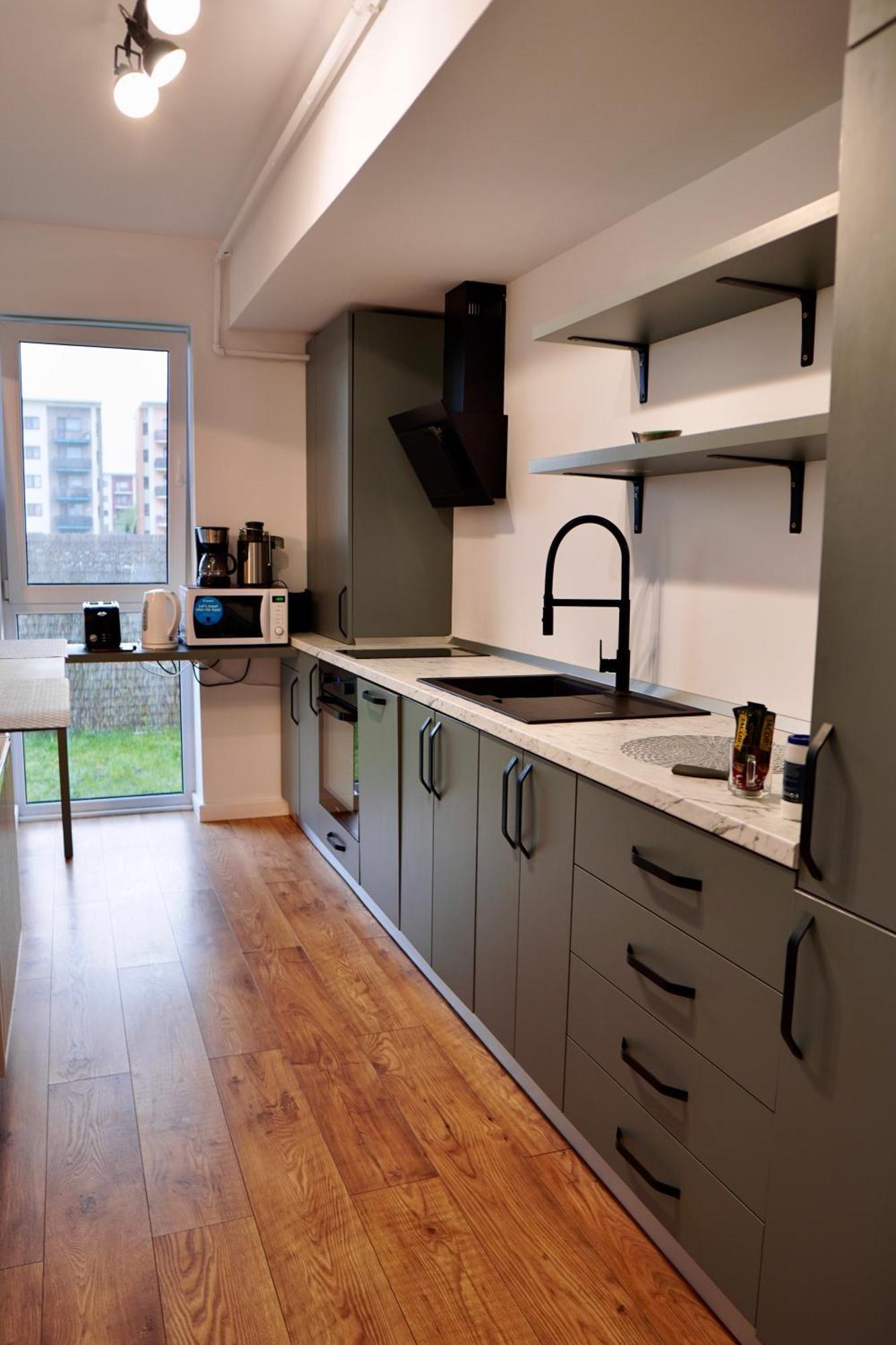 Coresi, 2 Camere, Sleeps 6 Large Private Garden Apartment Pets Welcome Brasov Ngoại thất bức ảnh
