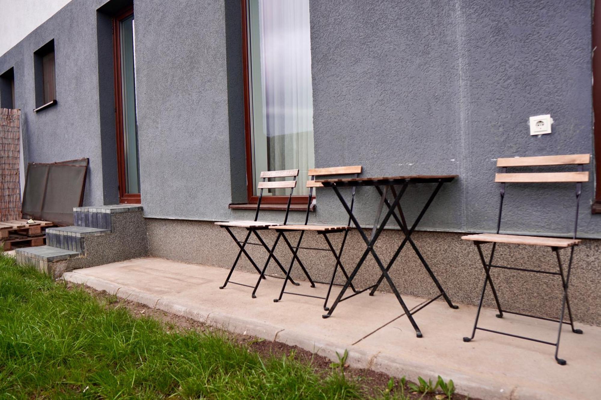 Coresi, 2 Camere, Sleeps 6 Large Private Garden Apartment Pets Welcome Brasov Ngoại thất bức ảnh